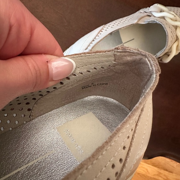 Dolce Vita Jhenee Perforated Sneakers Size 8 - Picture 7 of 10